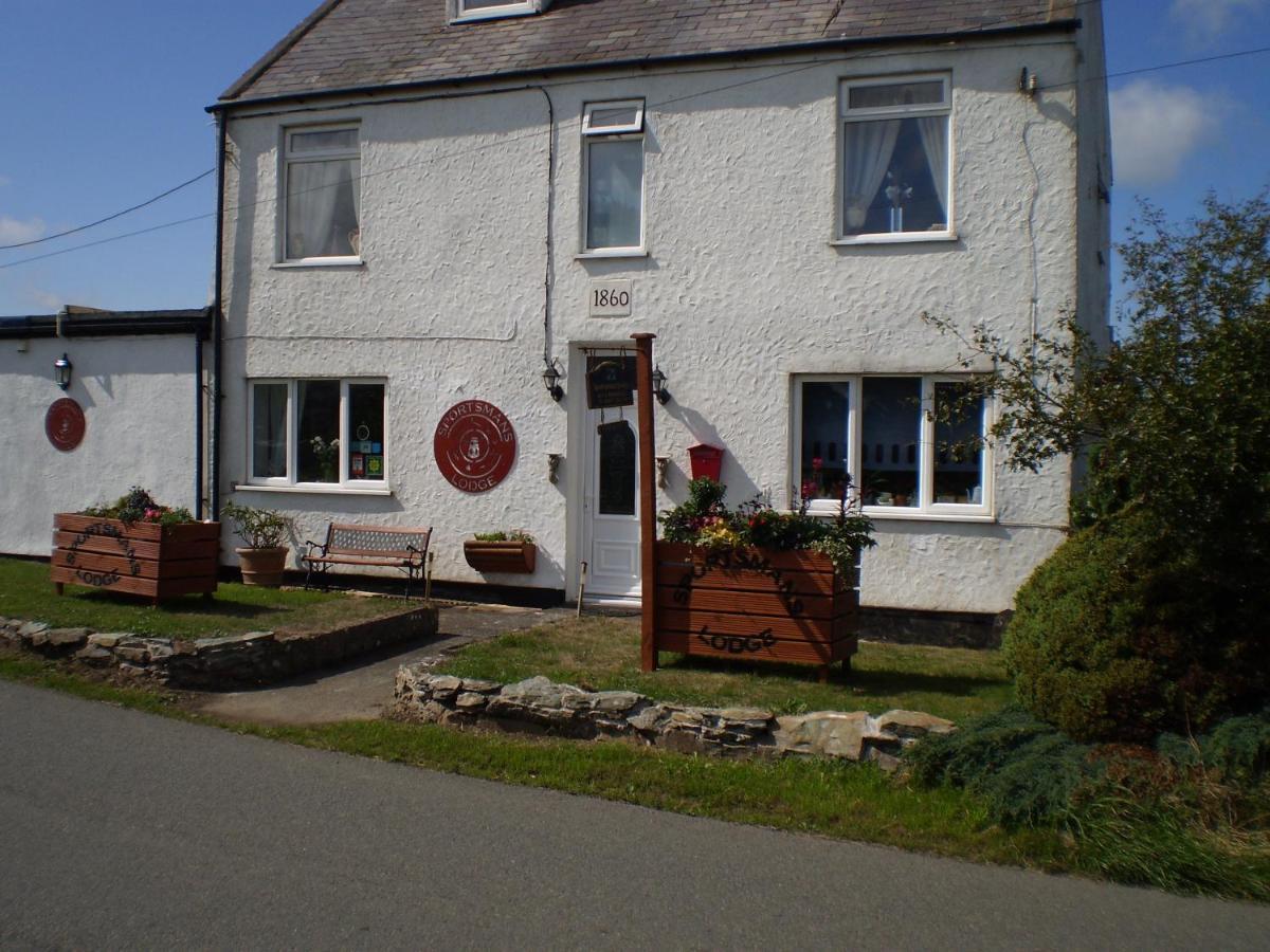 Sportsmans Lodge Bed And Breakfast Amlwch エクステリア 写真